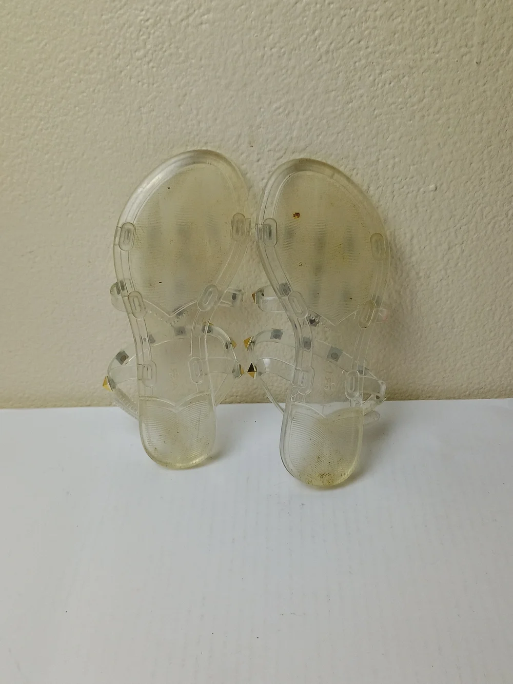 Tahari Little Girls 12.5 Clear Jelly Sandals with Gold Studs - Girls